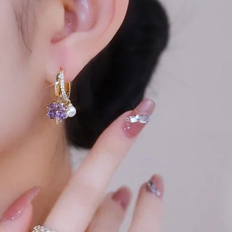 Fashion Crystal Four-leaf Flower Pearl Earrings