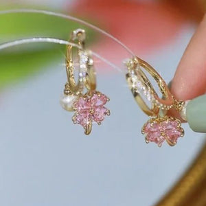 Fashion Crystal Four-leaf Flower Pearl Earrings