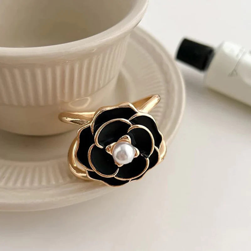 Women's Elegant Pearl Floral Clip